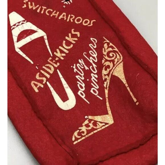 Vintage 1960s red felt Switcharoos Aside-kick‎ Party Pinchers shoe storage bag - Picture 7 of 8